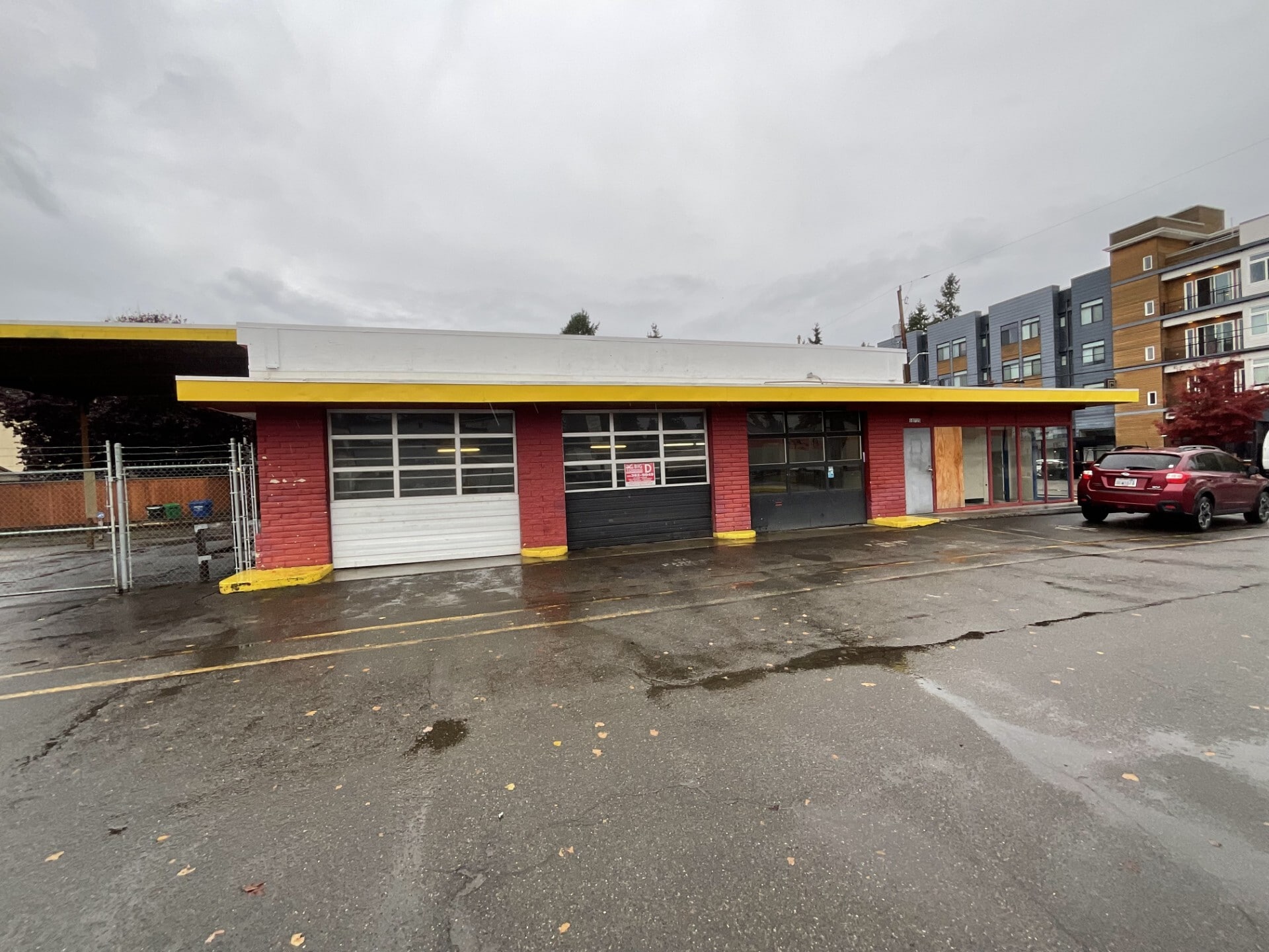 10735 Aurora Ave N, Seattle, WA for Sale