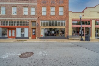 Suffolk, VA Apartments - 200-208 E Washington St