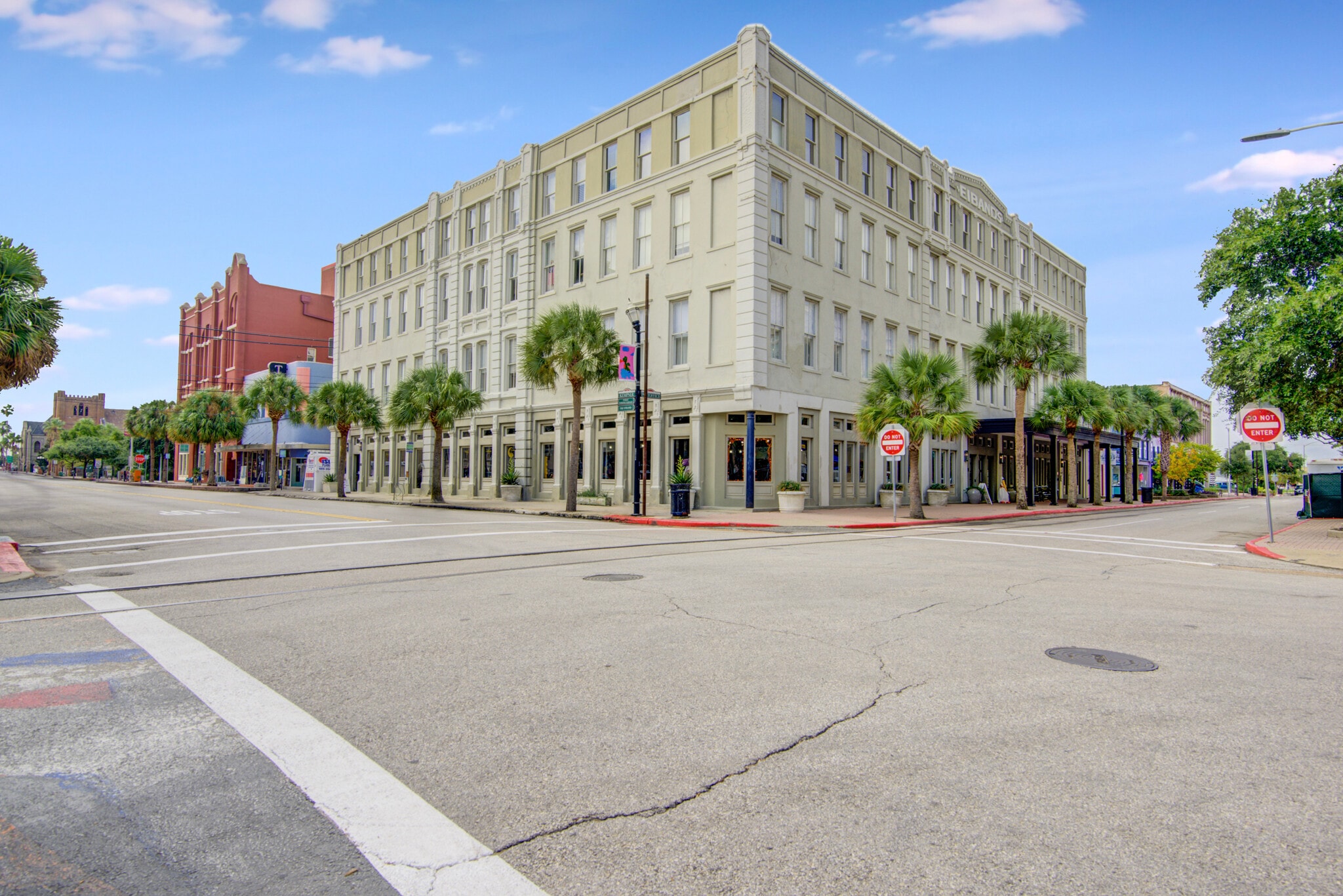 2207 Post Office St, Galveston, TX for Rent