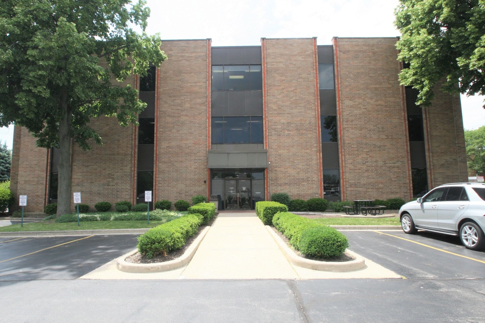 3033 Ogden Ave Lisle, IL 60532 Office Property for Lease on