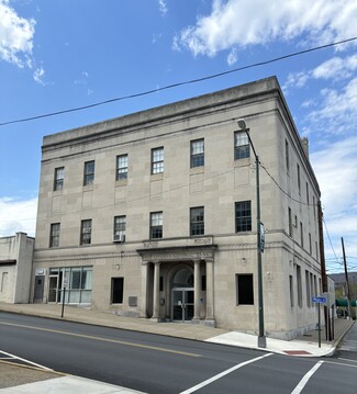 Slatington, PA Bank - 518 Main St