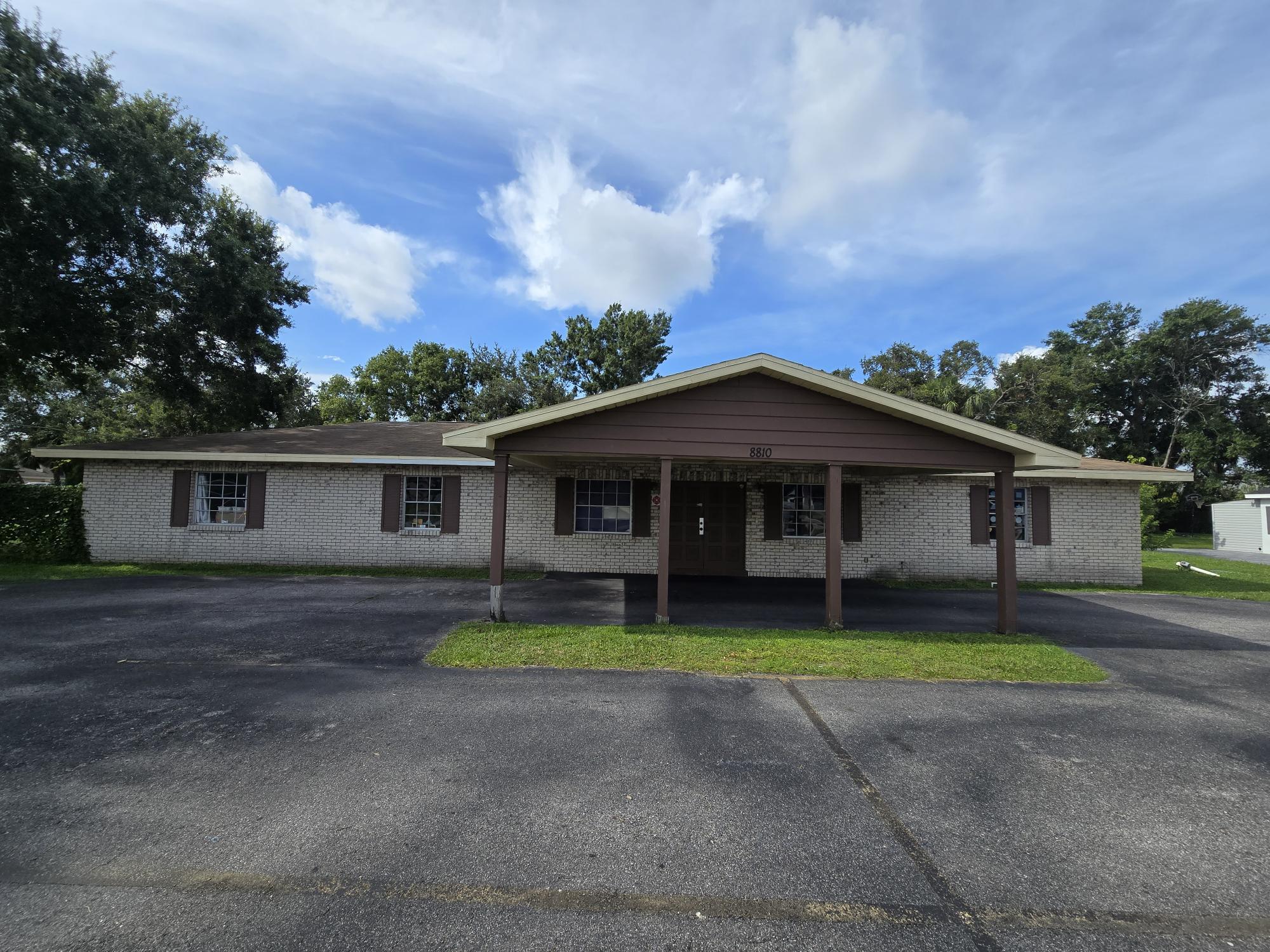 8810 W Norfolk St, Tampa, FL for Sale