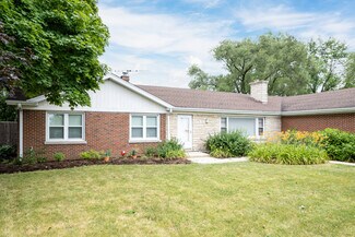 Carol Stream, IL Health Care - 565 E Saint Charles Rd