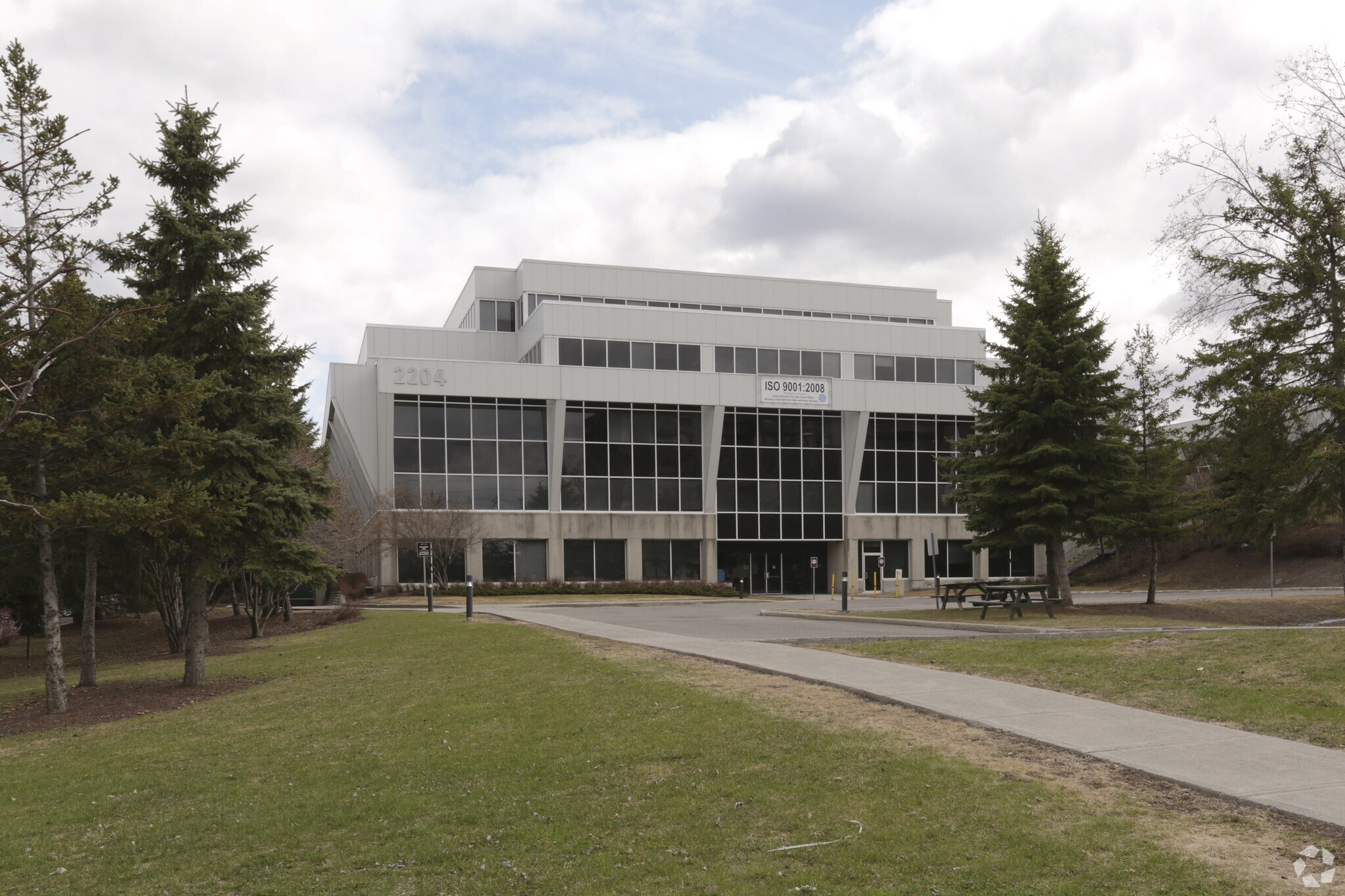 2204 Walkley Rd, Ottawa, ON for Rent