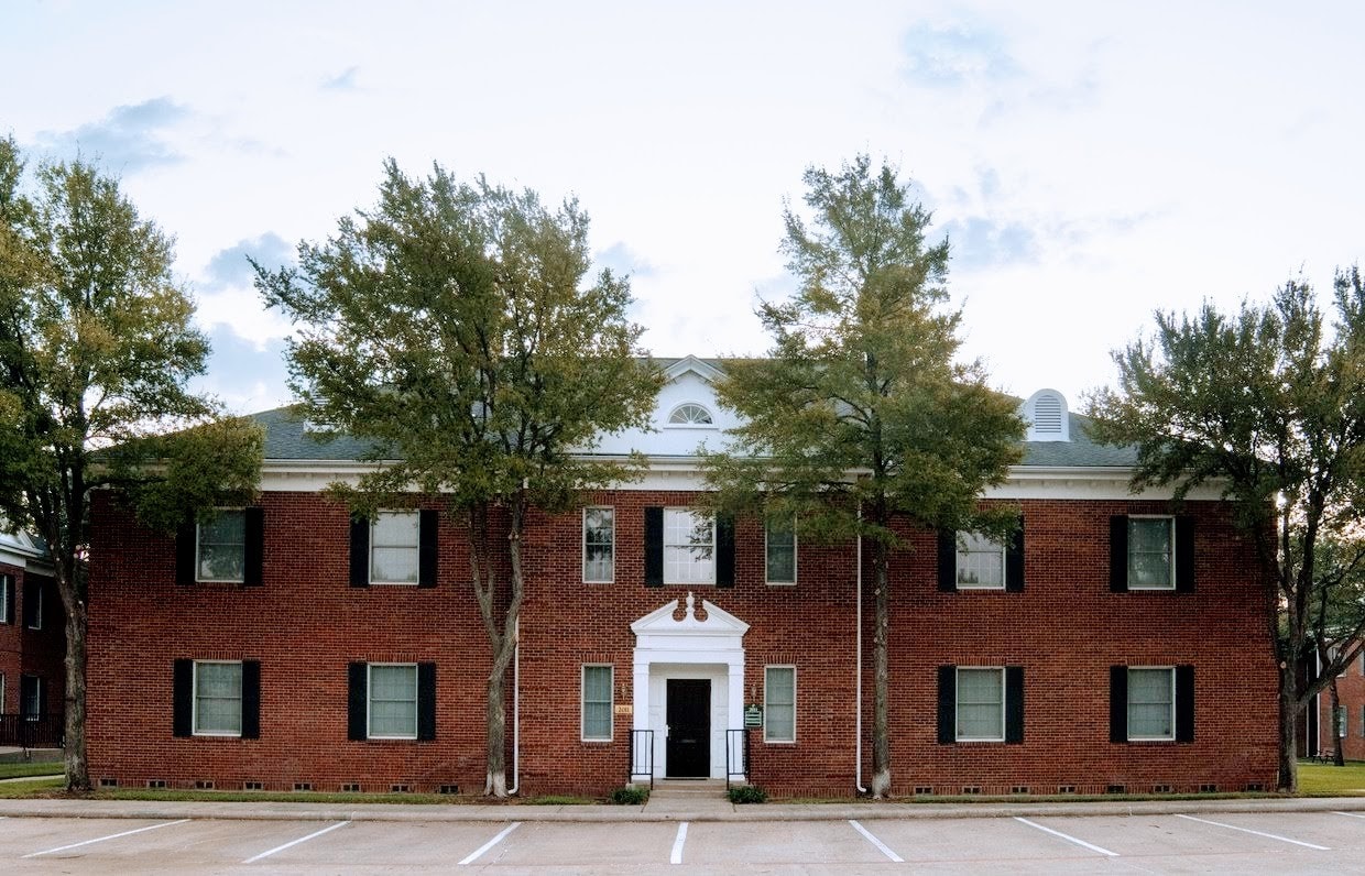 2011 E Lamar Blvd, Arlington, TX for Rent