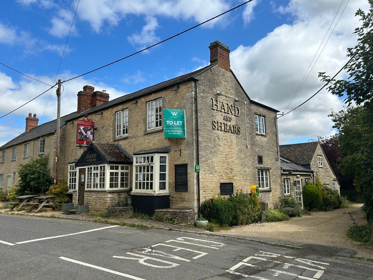 Church Rd, Witney, OXF for Sale