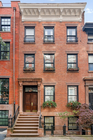 New York, NY undefined - 30 W 11th St