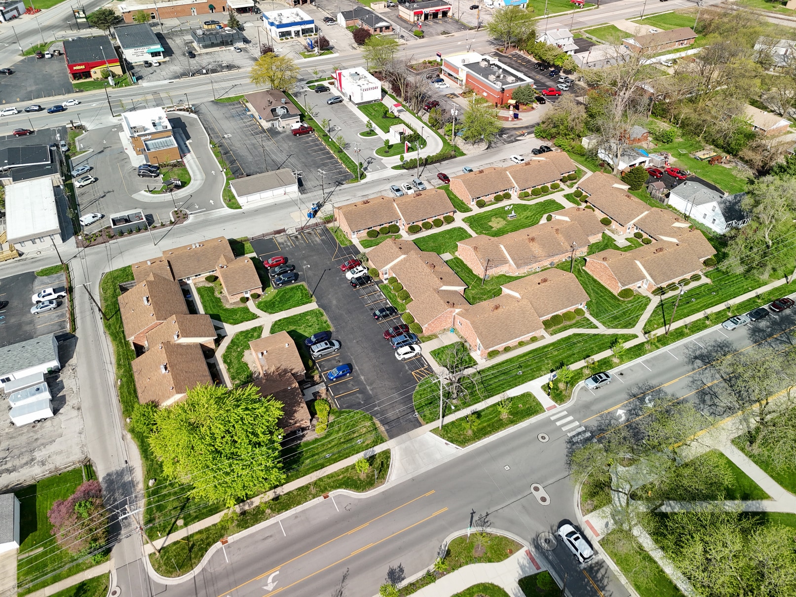811-923 Gibbs St, Maumee, OH for Sale