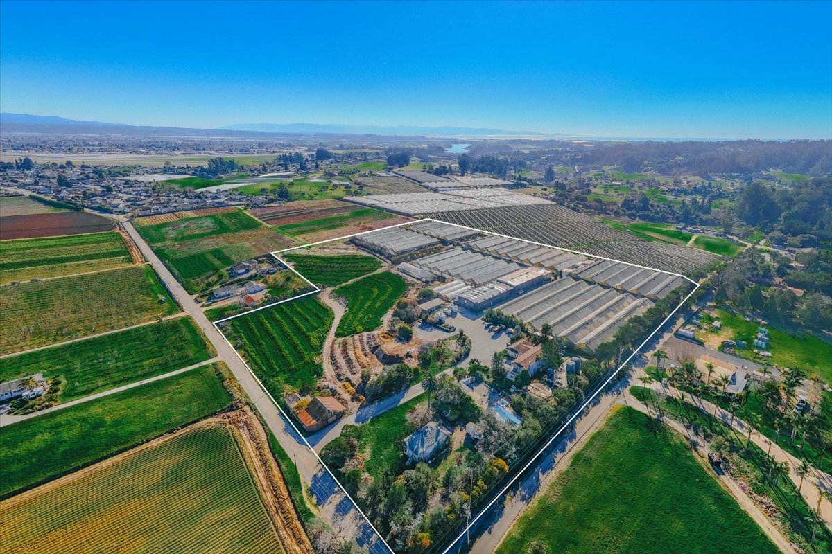 371 Calabasas Rd, Watsonville, CA for Sale