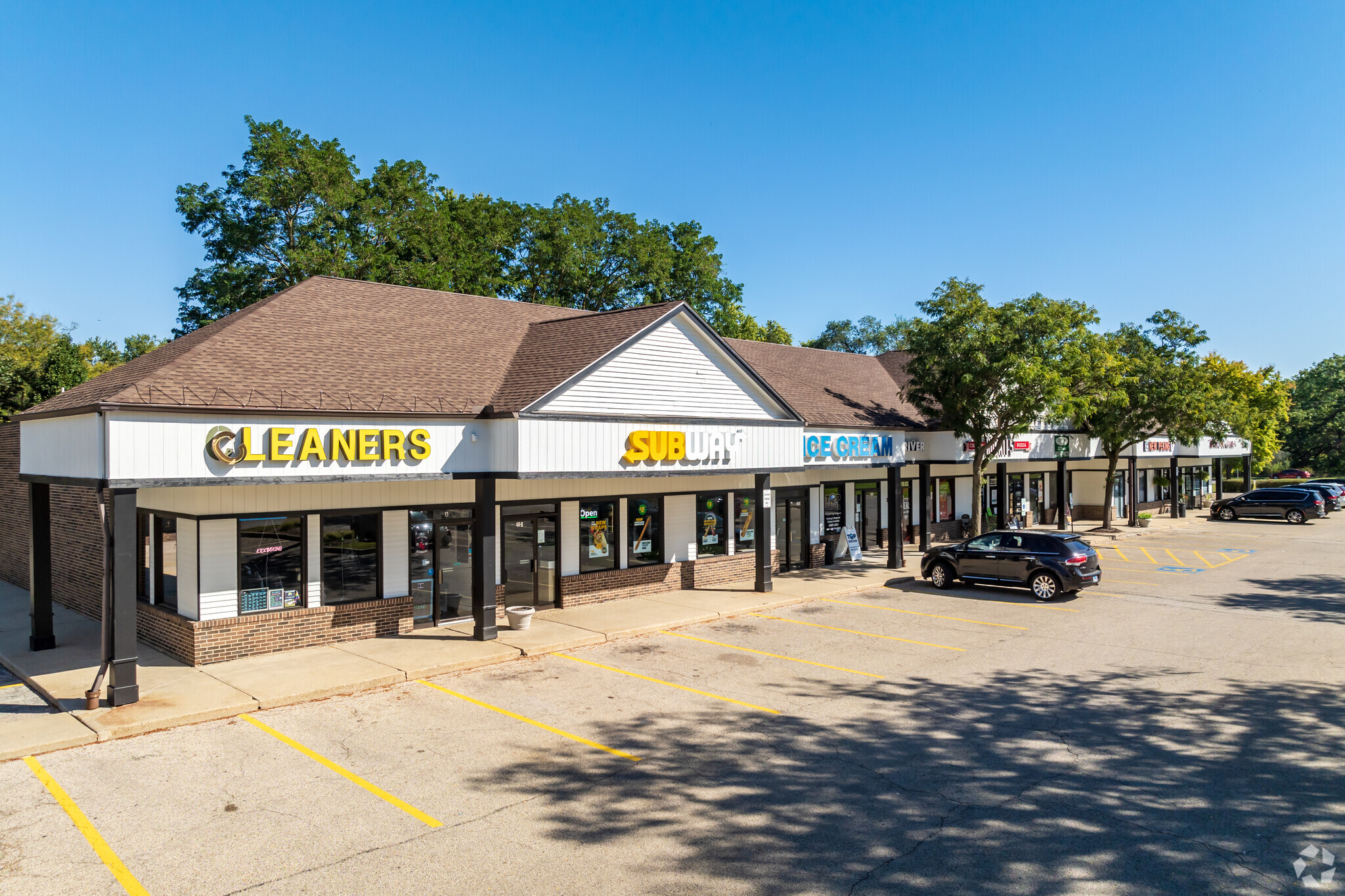 40-60 W Terra Cotta Ave, Crystal Lake, IL for Rent