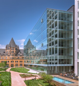 Montréal, QC Office - 700 Rue Saint-Hubert Montréal, QC Office - 700 Rue Saint-Hubert