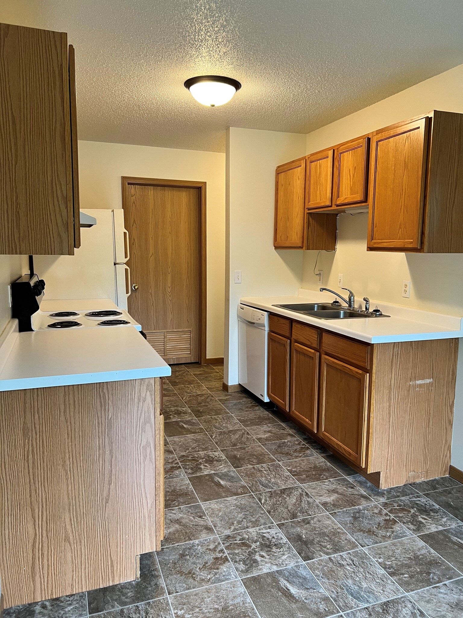 641 Linden Ct Taylors Falls, MN 55084 MultiFamily Property for Lease