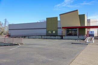 Salem, OR Supermarket - 299 D St NE