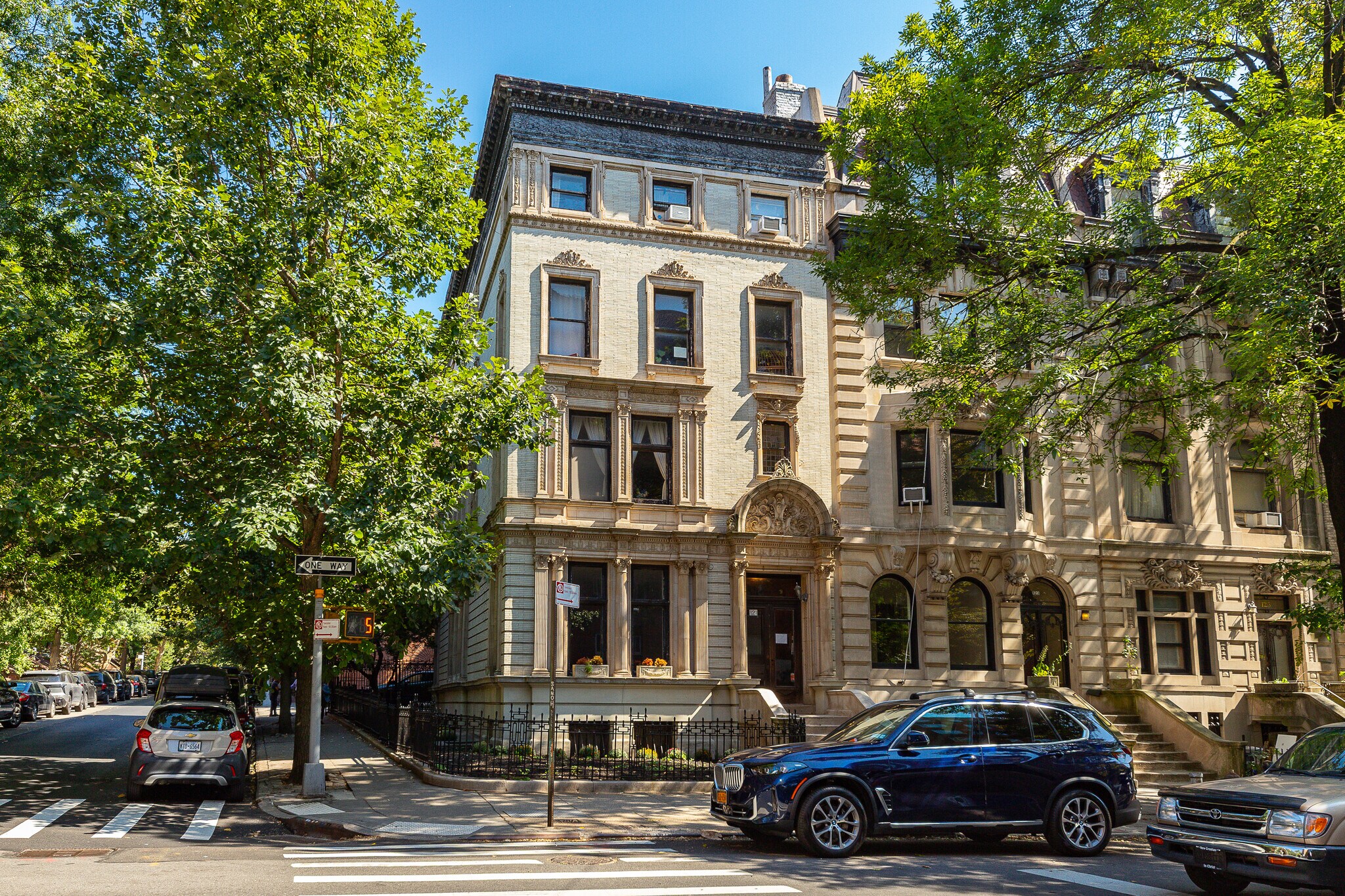 121 8th Ave, Brooklyn, NY for Sale