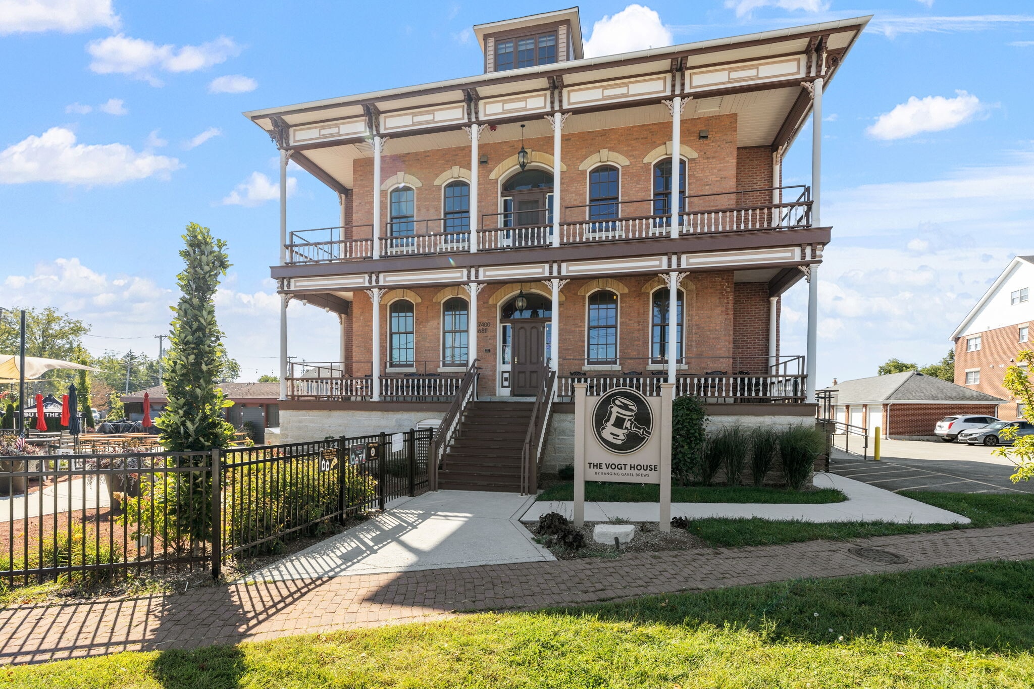 6811 Hickory St, Tinley Park, IL for Sale