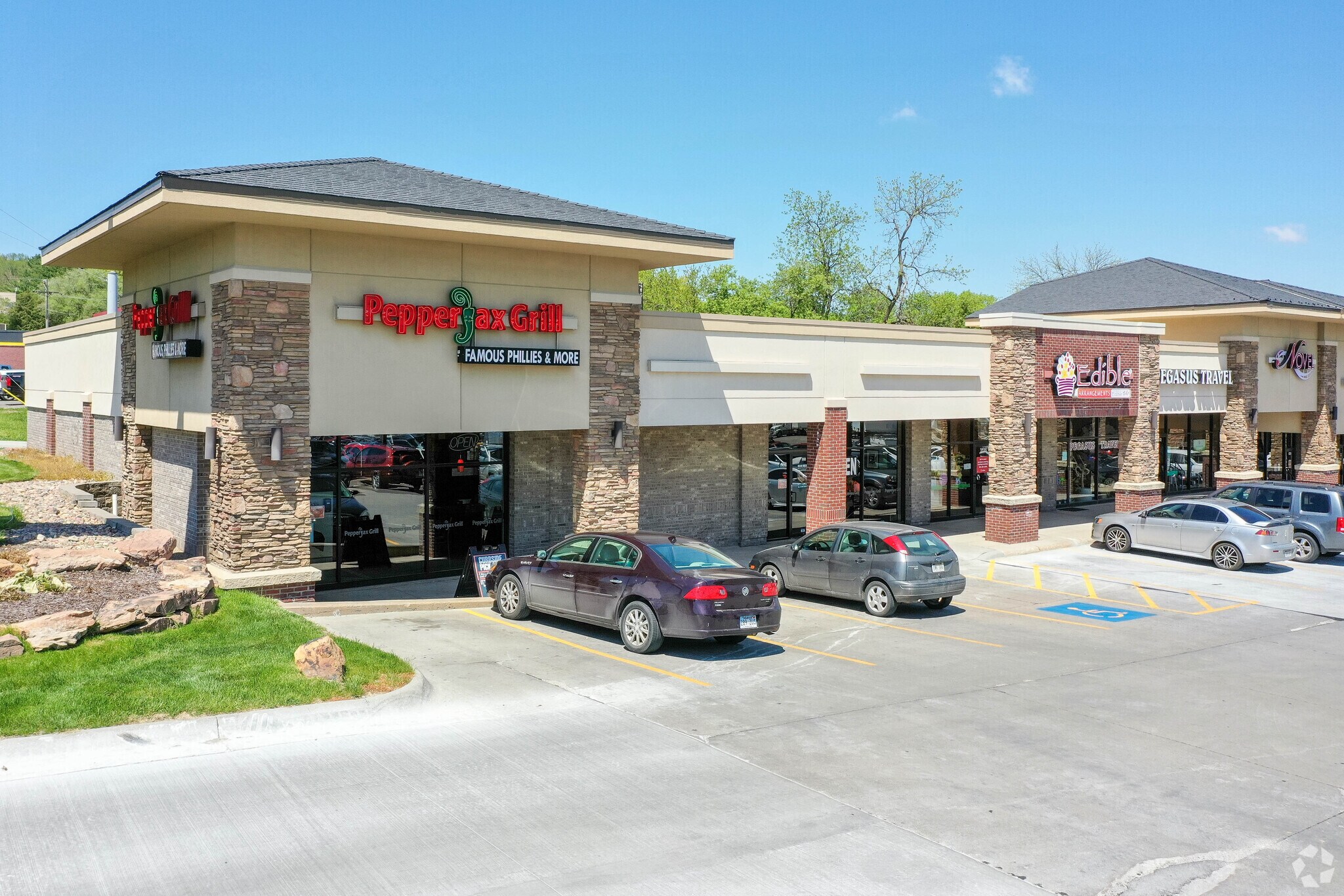 1002-1040 S 74th Plz, Omaha, NE for Rent