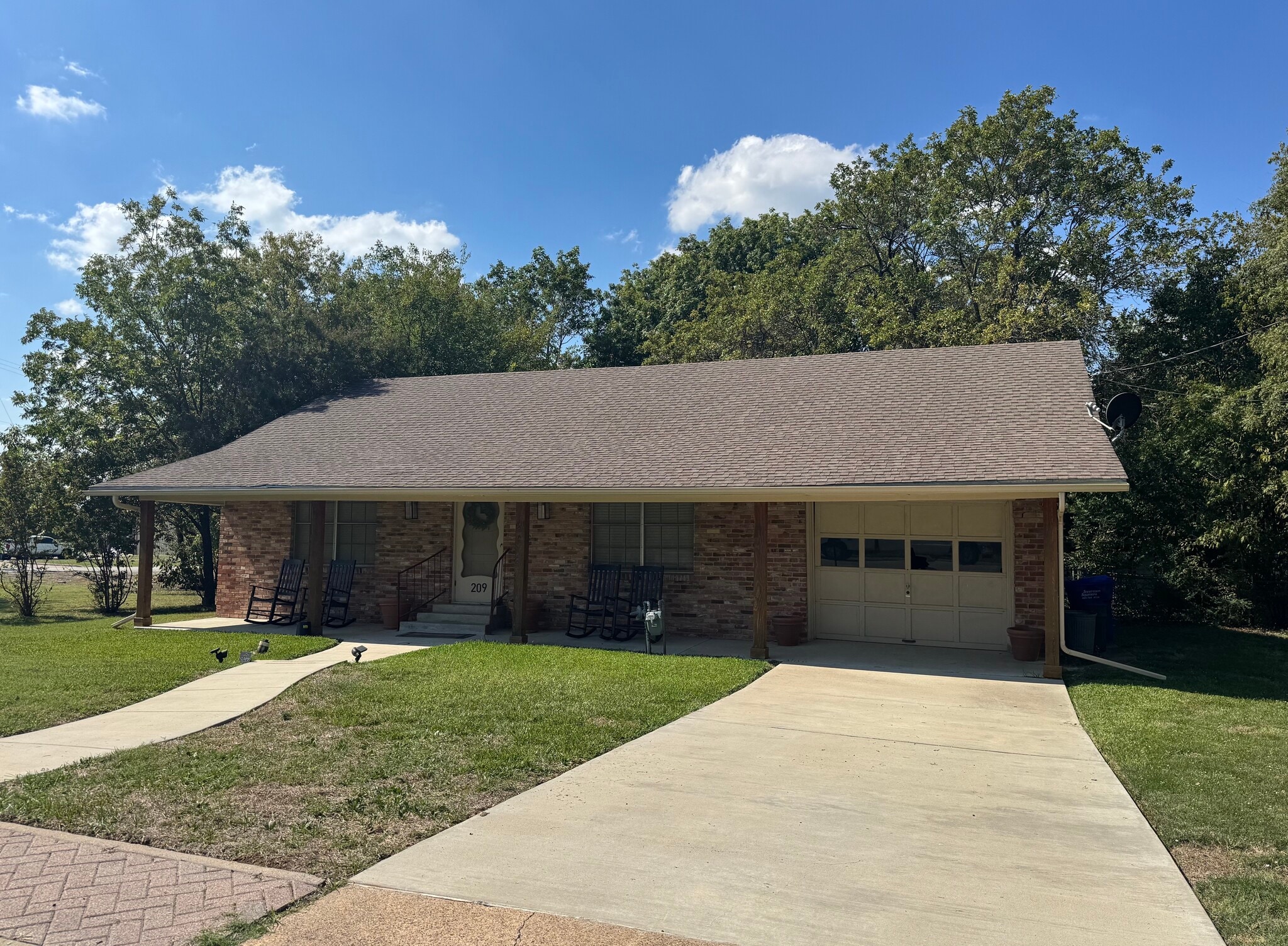 209 N Elm St, Royse City, TX for Sale