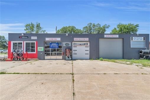 101 N Maple St, Garnett, KS for Sale