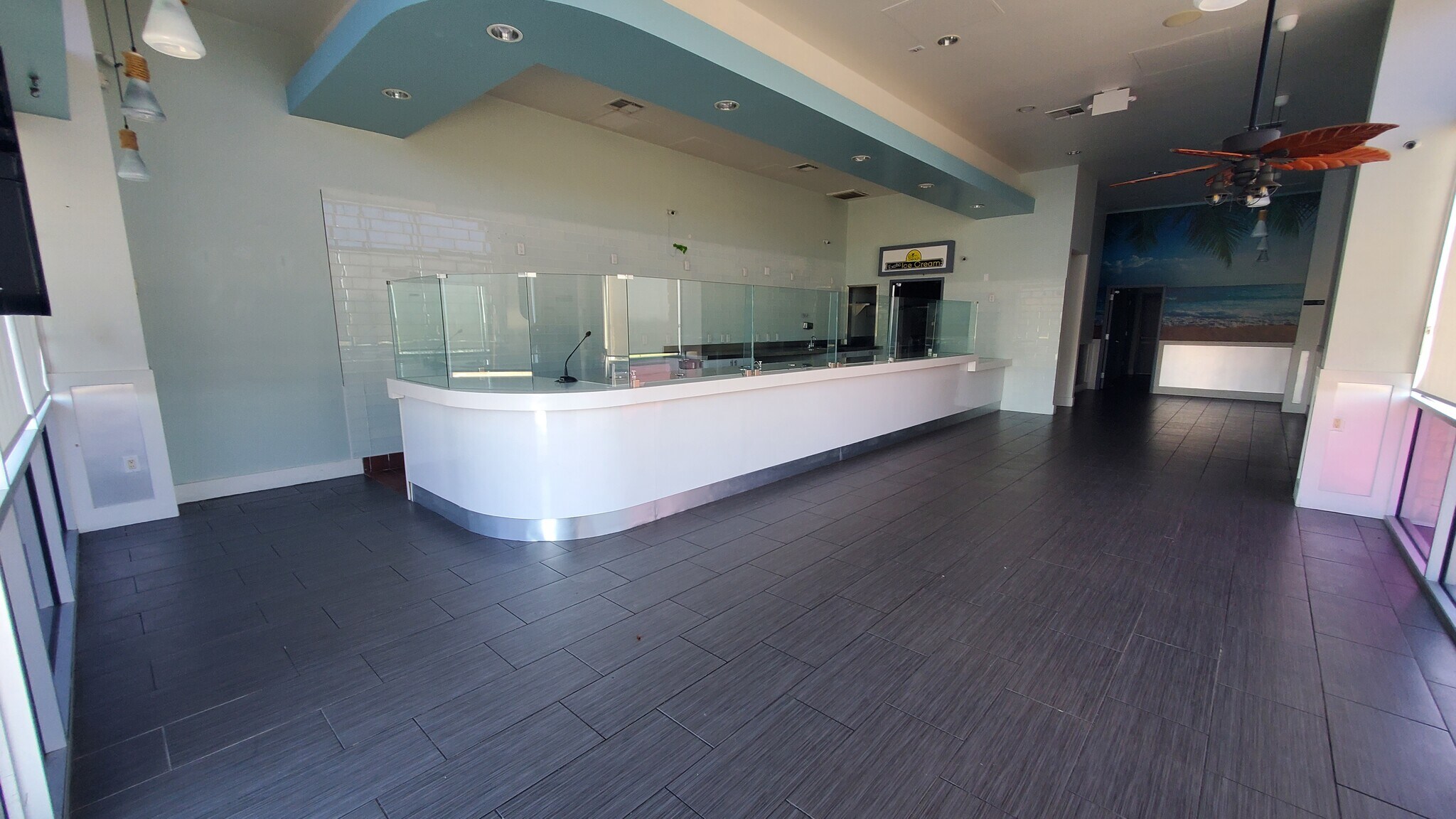 211 W El Dorado Blvd Friendswood, TX 77546 Retail Property for Lease