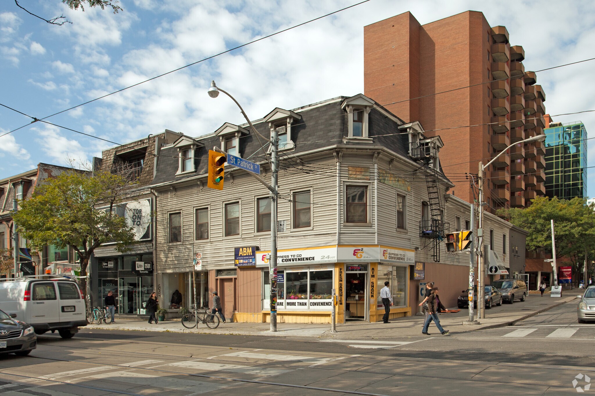 198-200 Queen St W, Toronto, ON for Rent