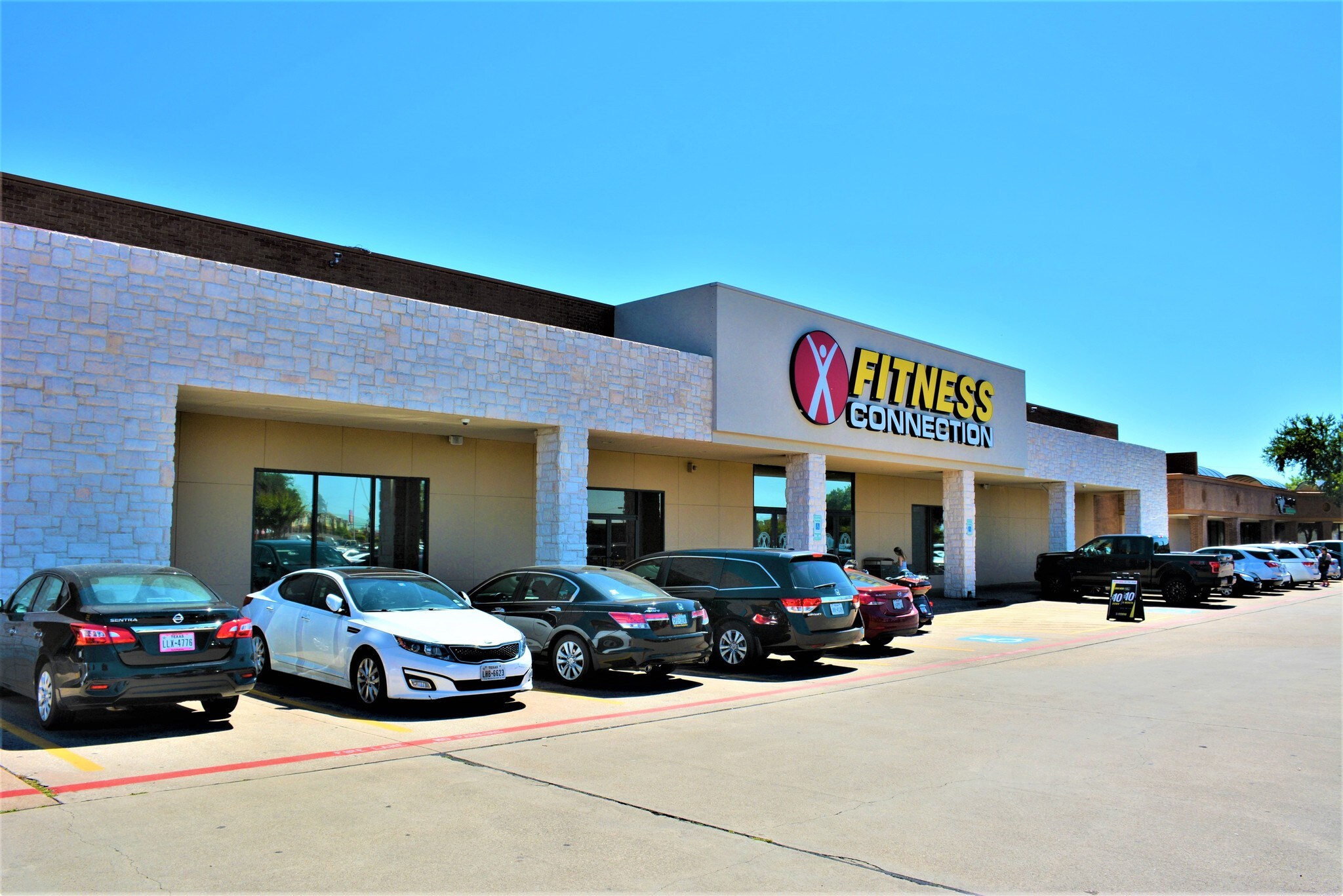 1565 W Main St Lewisville, TX 75067 Shopping Center Property for
