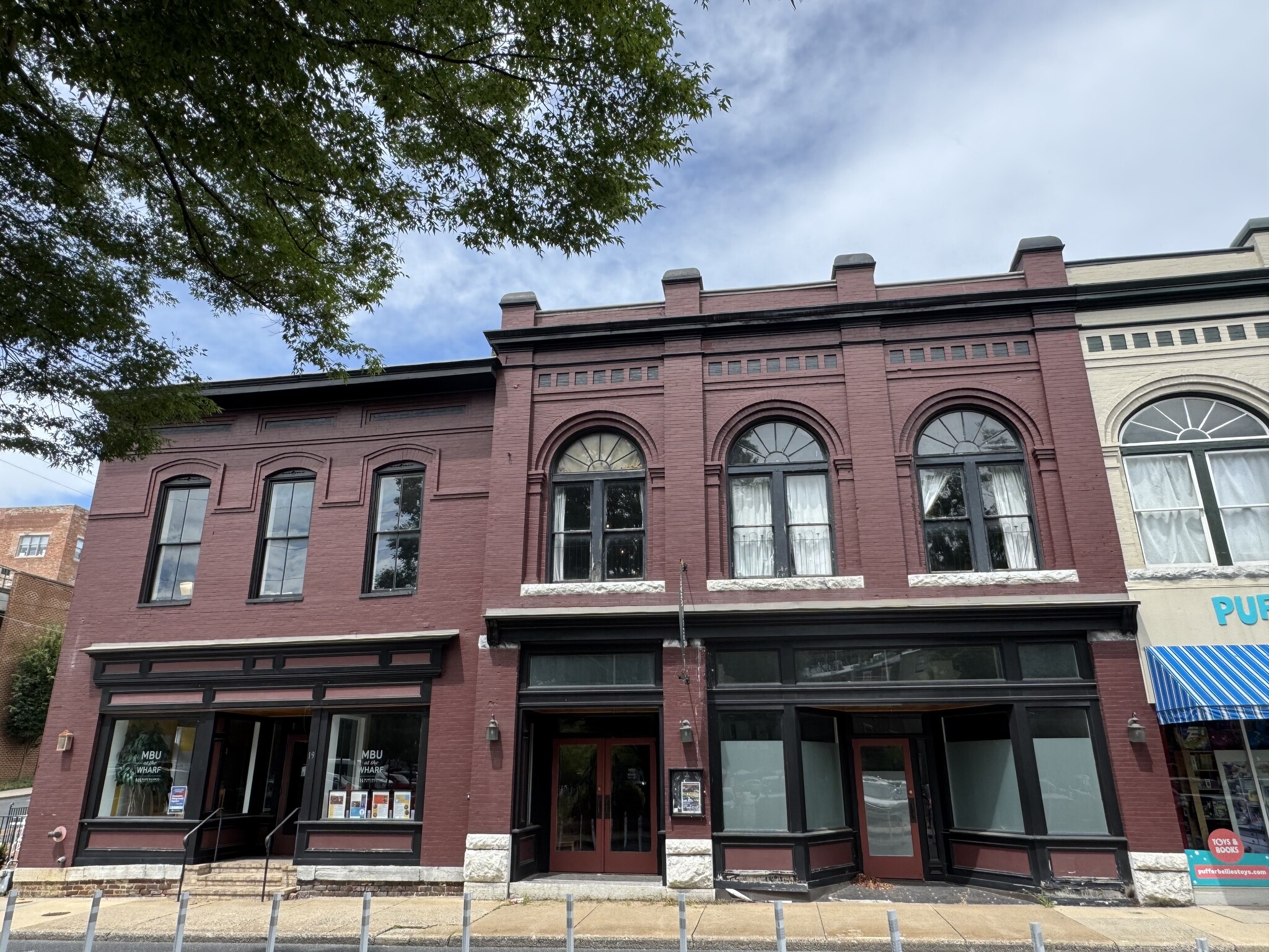 19-25 W Johnson St, Staunton, VA for Sale