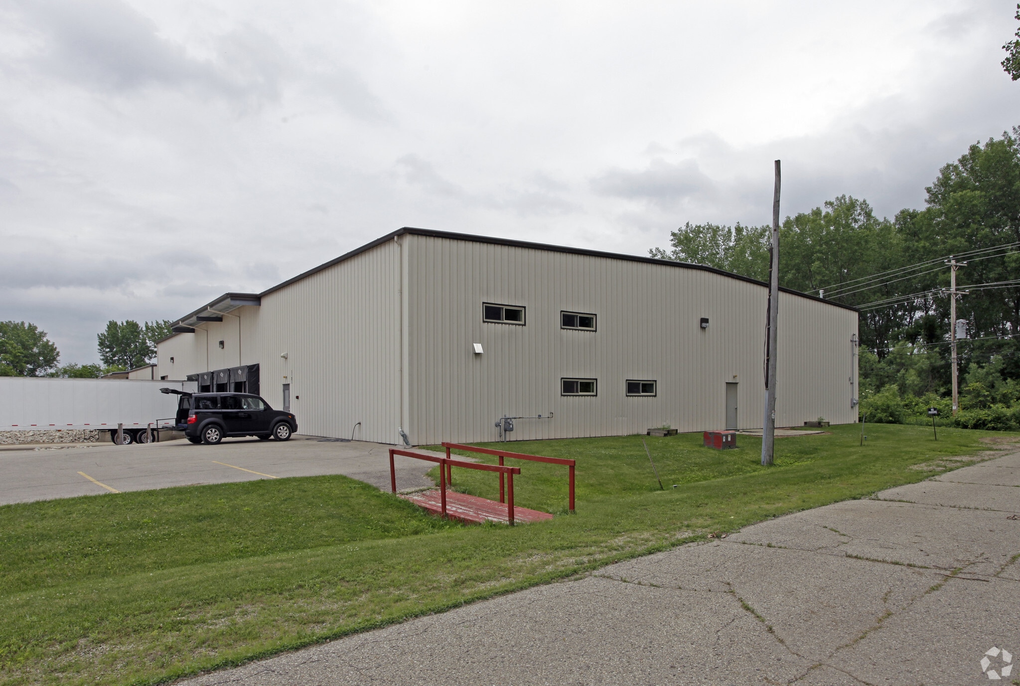 1121-1125 Larsen Rd, Fort Atkinson, WI for Rent