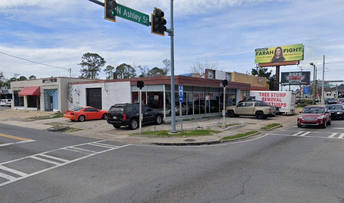 2000 N Ashley St, Valdosta, GA for Sale