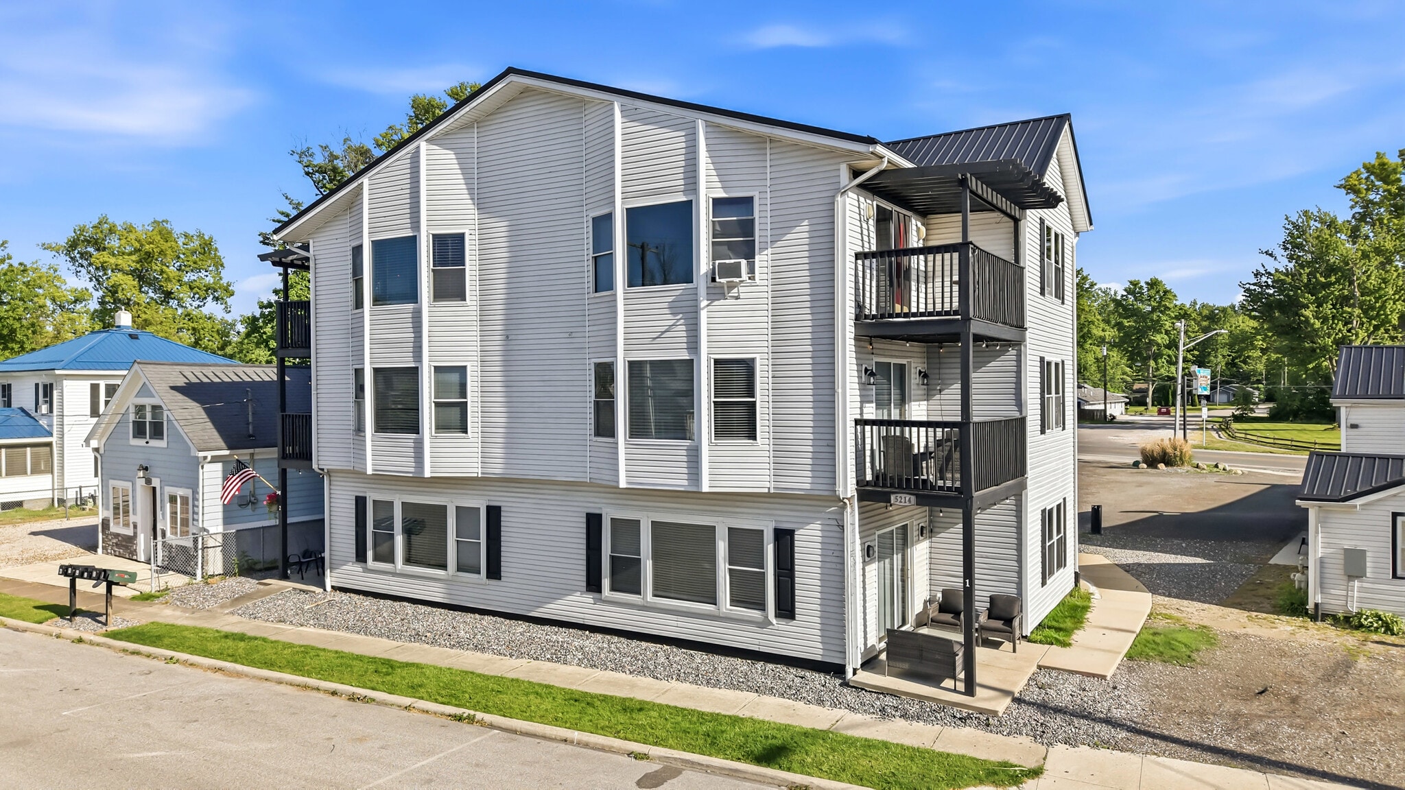5214 Old Lake Rd, Geneva, OH for Sale