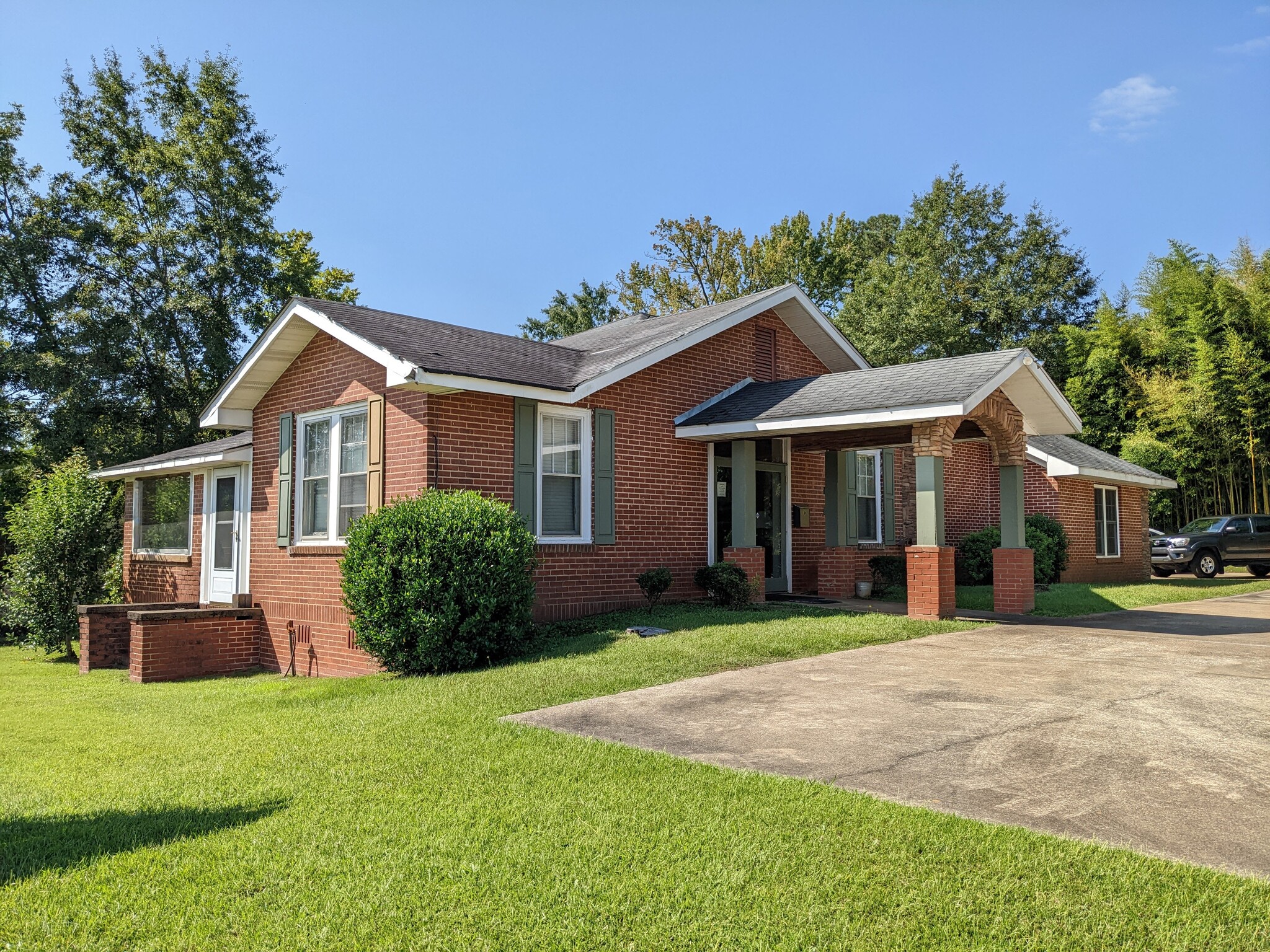 4307 20th Ave, Valley, AL for Sale