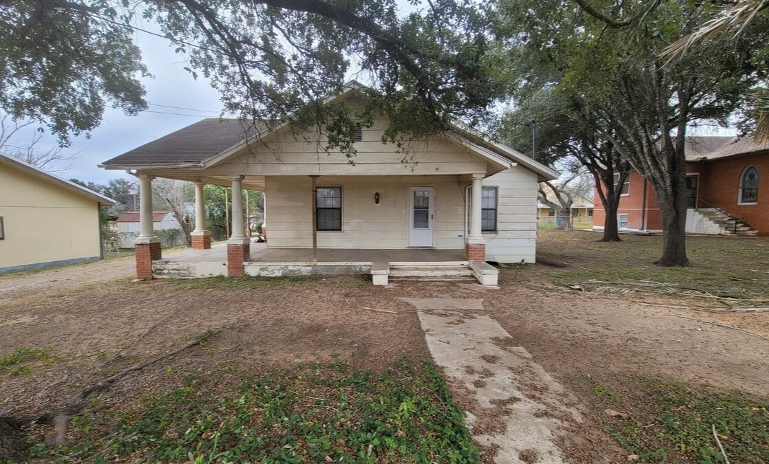 212 West Linar, Hebbronville, TX for Sale
