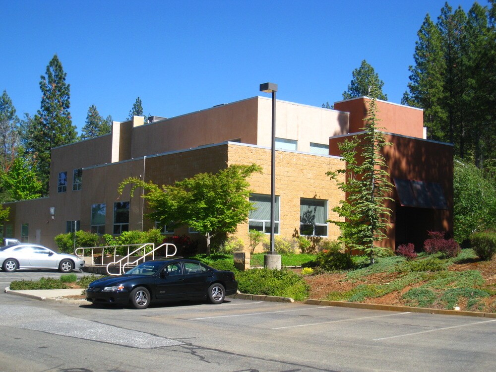 333 Crown Point Cir, Grass Valley, CA for Rent
