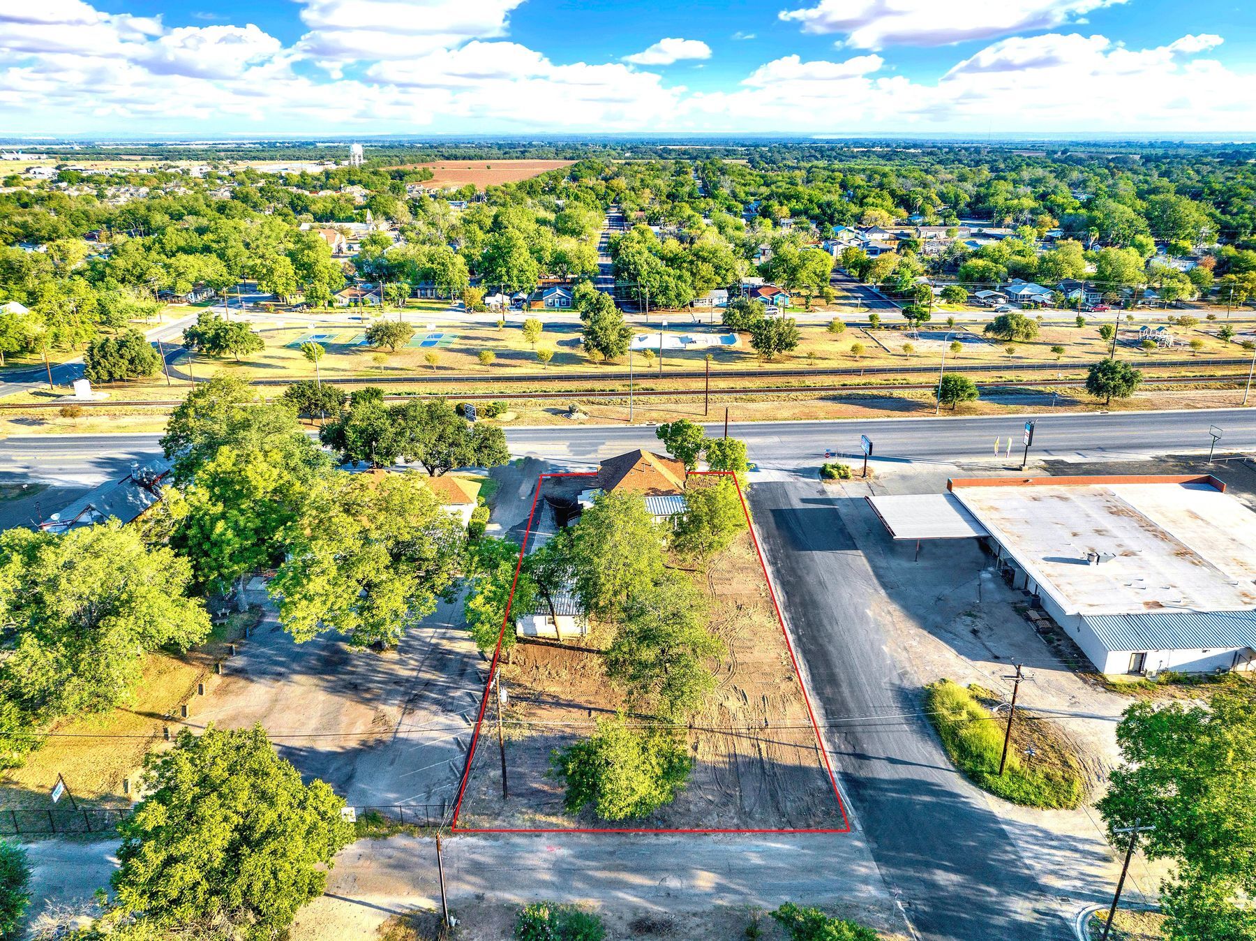 1901 19th St, Hondo, TX for Sale