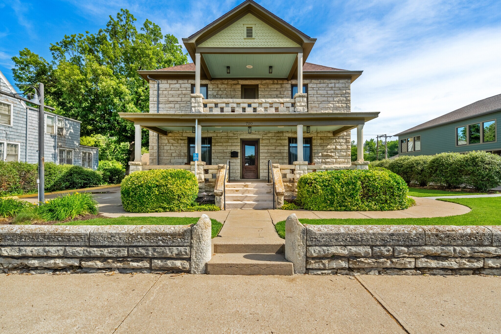 720 Poyntz Ave, Manhattan, KS for Sale