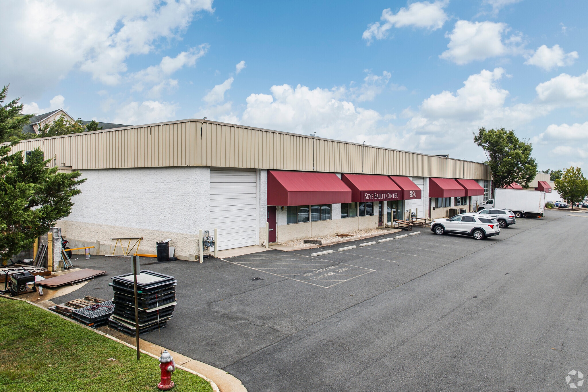 259-271 Sunset Park Dr, Herndon, VA for Sale