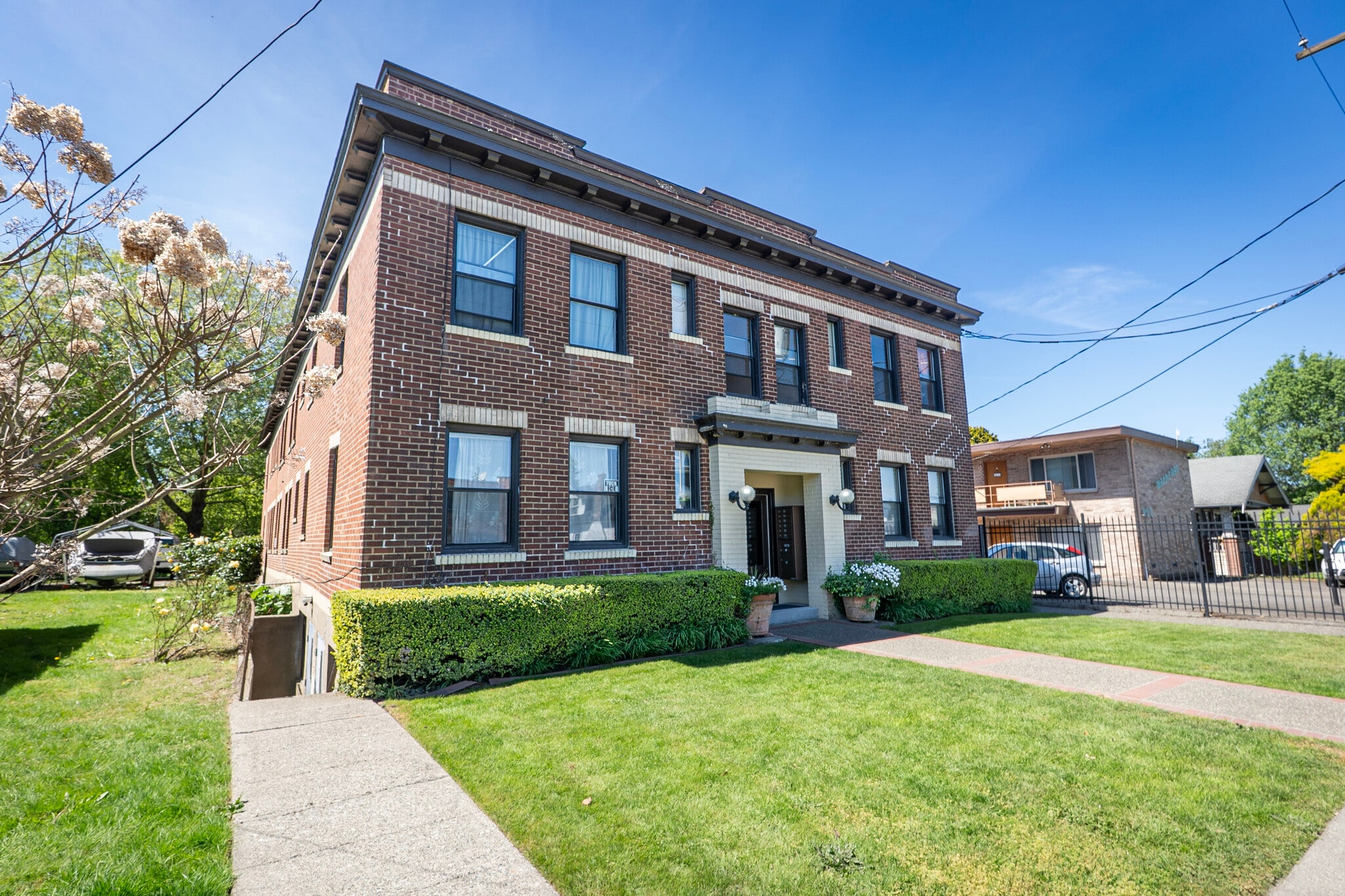 1003 N 1st St, Renton, WA for Sale
