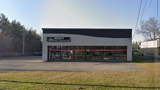 Blainville, QC Freestanding - 1053 Boul du Curé-Labelle