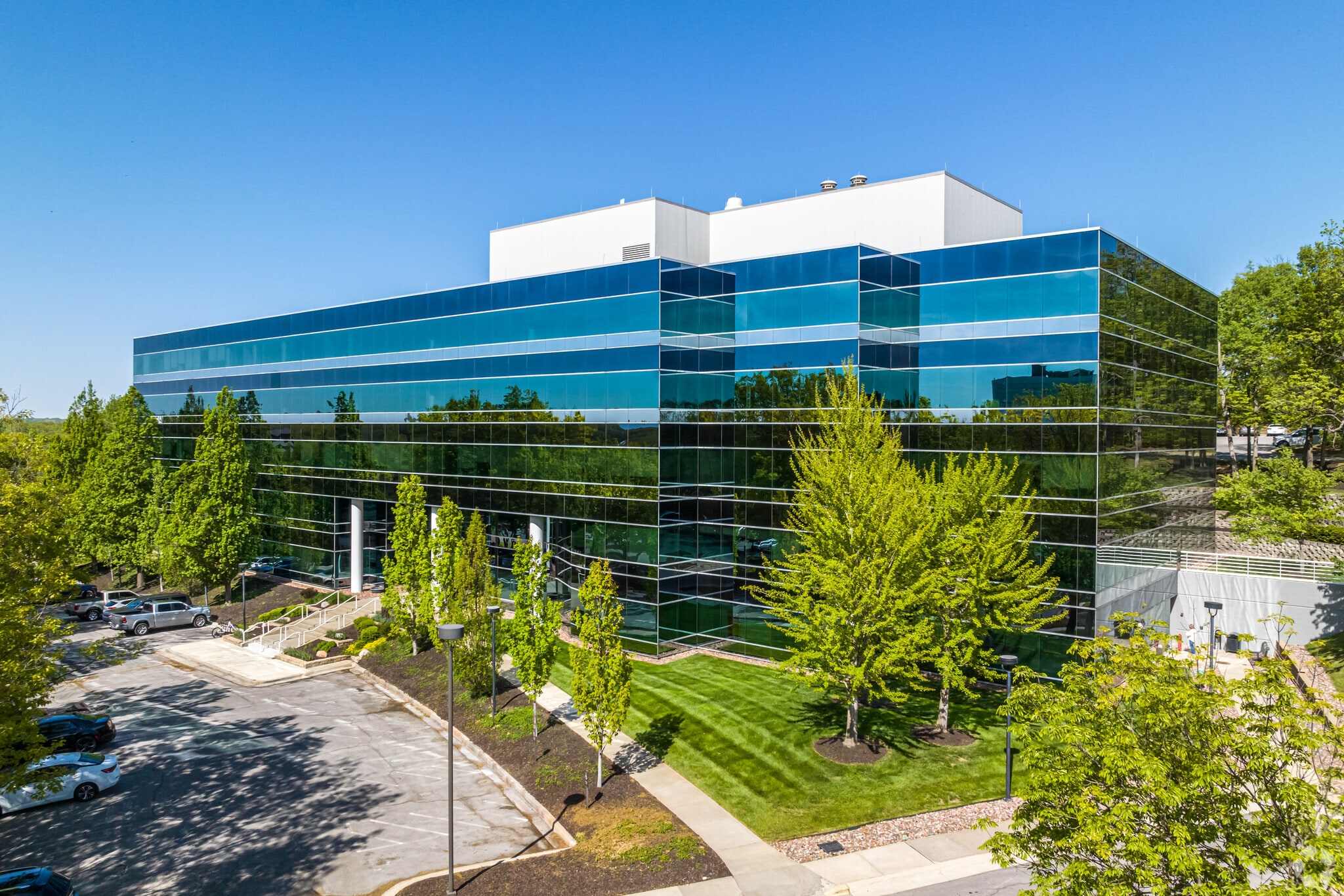 10975 Benson Dr, Overland Park, KS for Rent