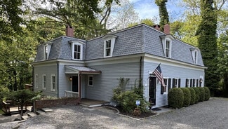 Darien, CT Apartments - 47 Hollow Tree Ridge Rd