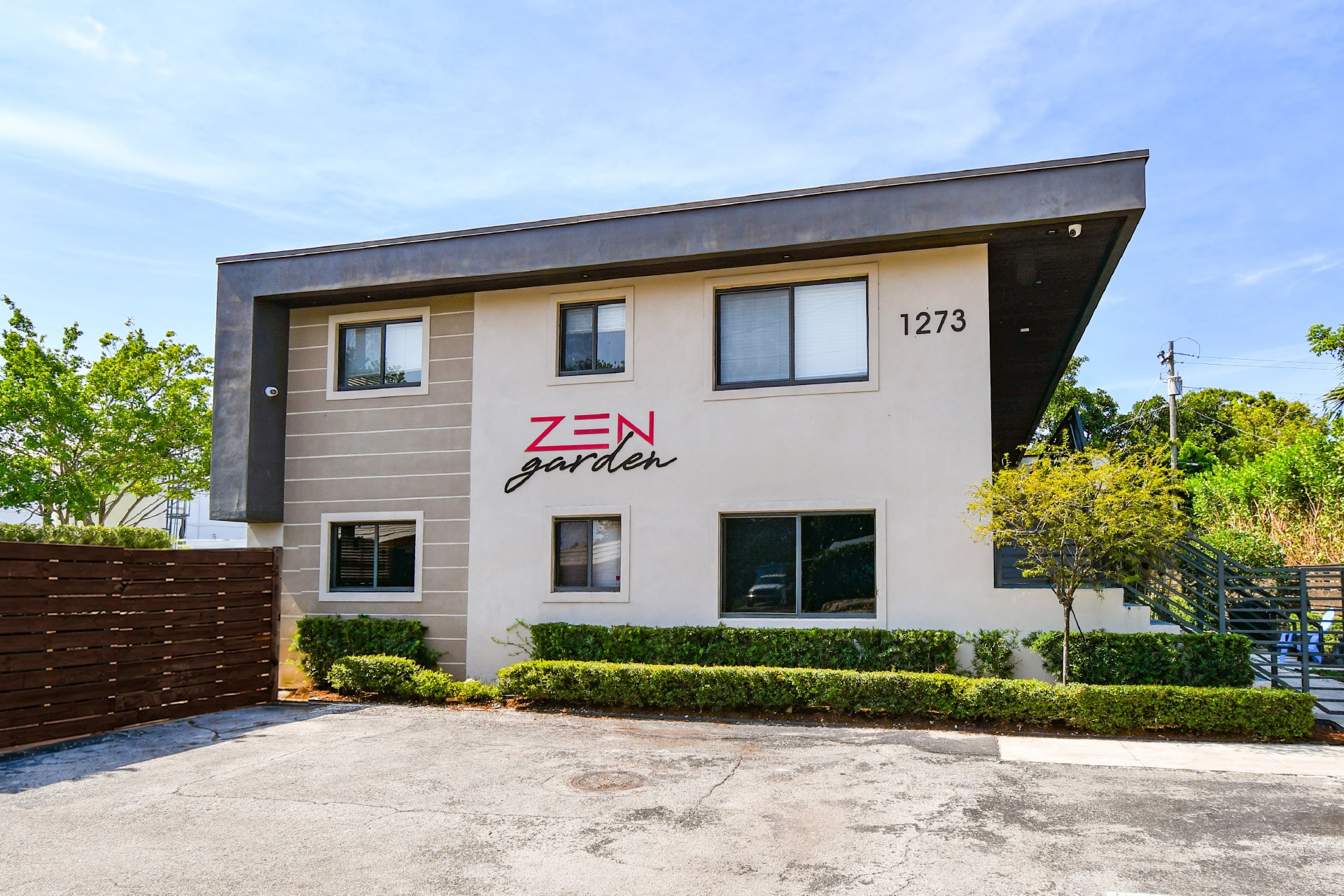 1273 NE 38th St, Oakland Park, FL for Sale