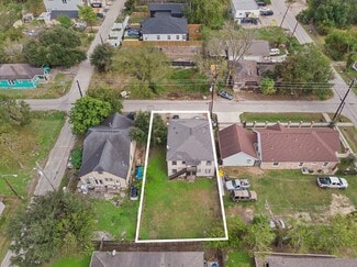 Houston, TX Apartments - 3213 Des Chaumes St