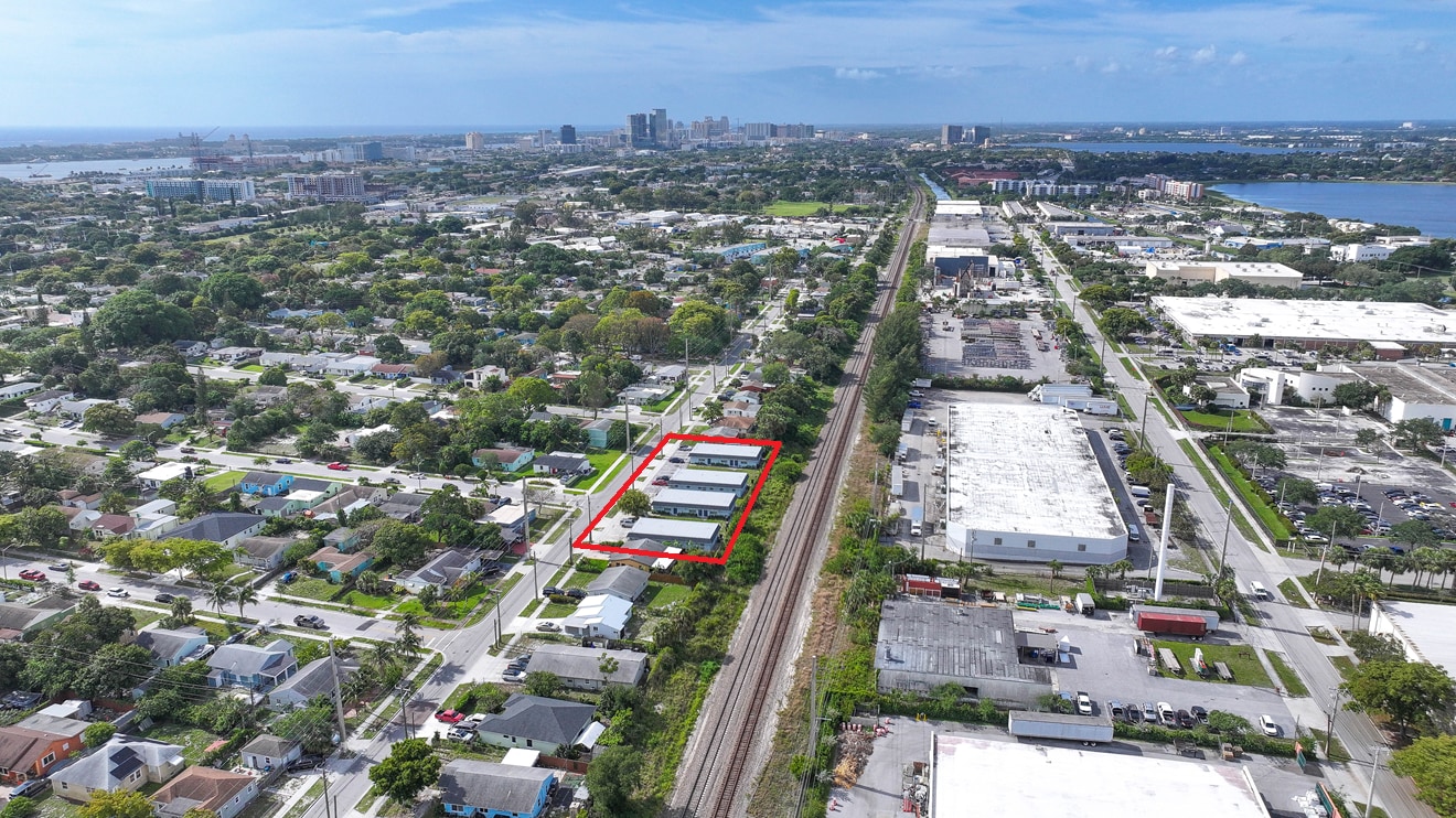 3307 Windsor Ave, West Palm Beach, FL for Sale