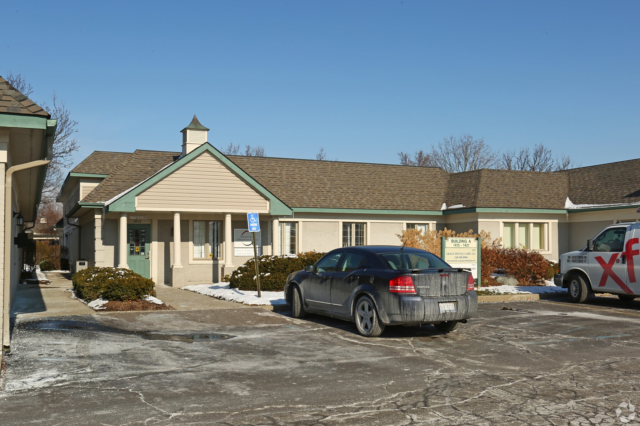 1415-1421 E 12 Mile Rd, Madison Heights, MI for Rent
