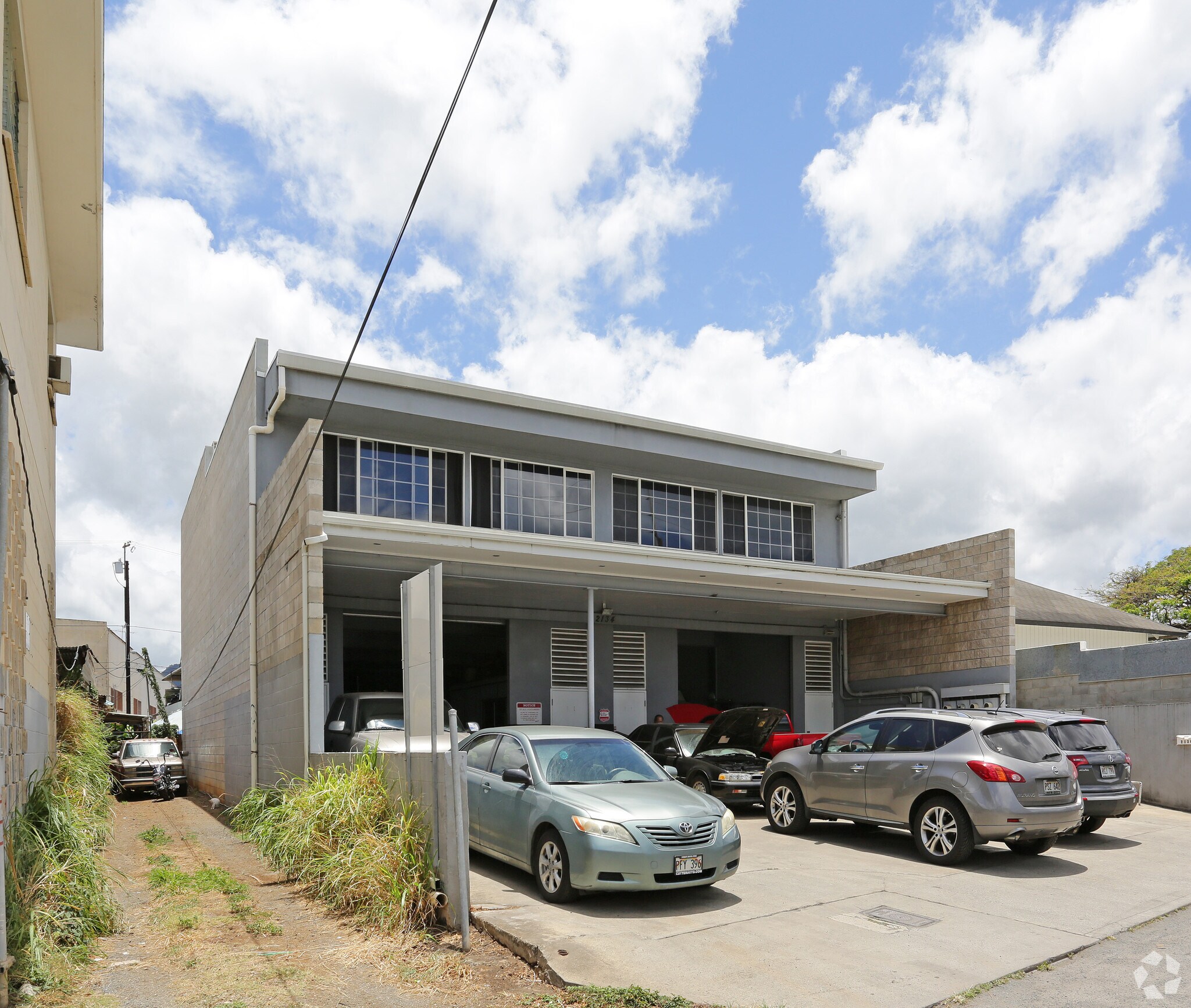 2134 Eluwene St Honolulu, HI 96819 Industrial Property for Lease on