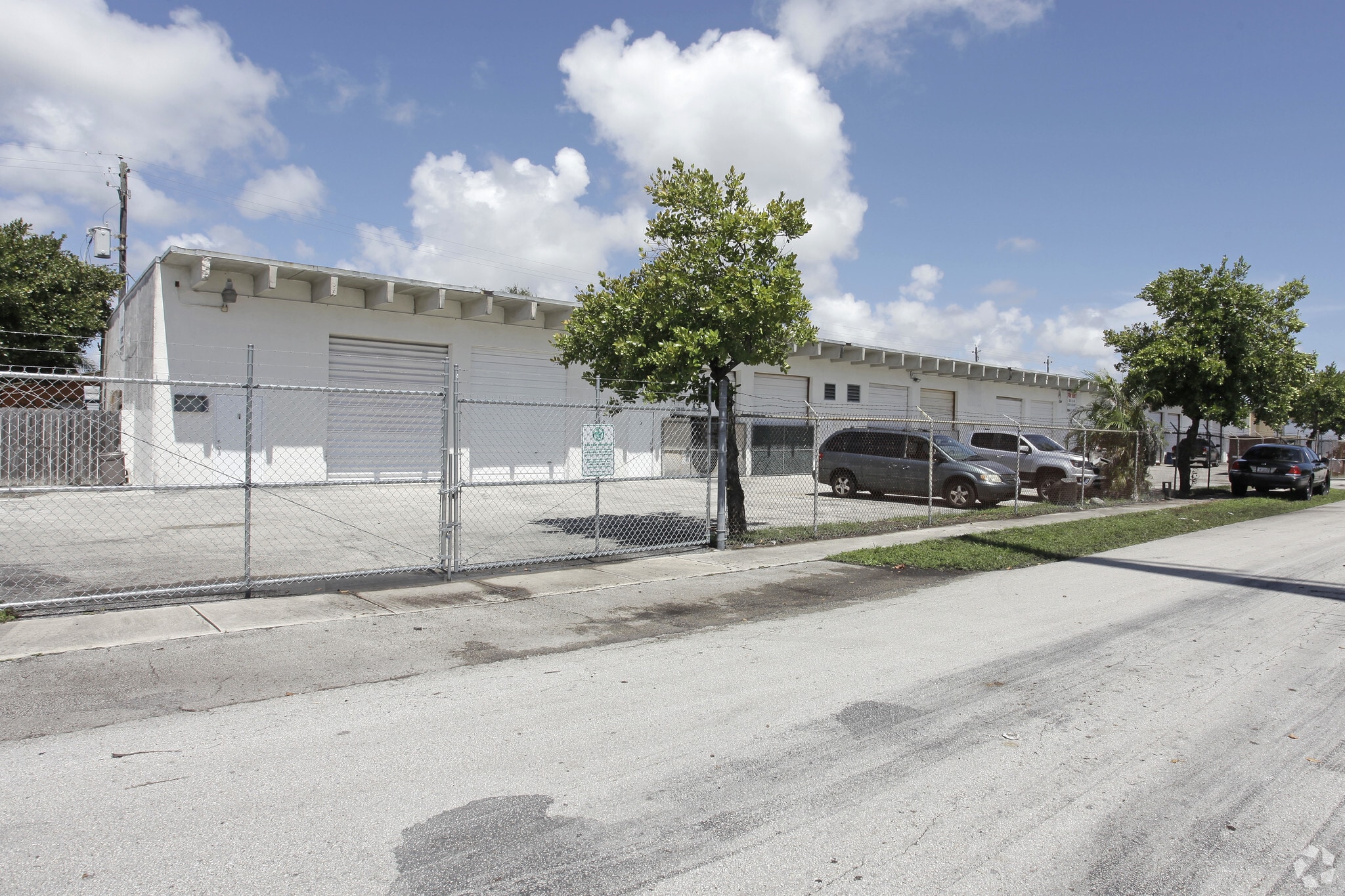 374 SW 4th Ct, Dania, FL for Rent