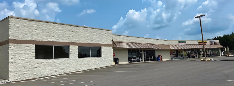 835 E North St, Kendallville, IN for Rent