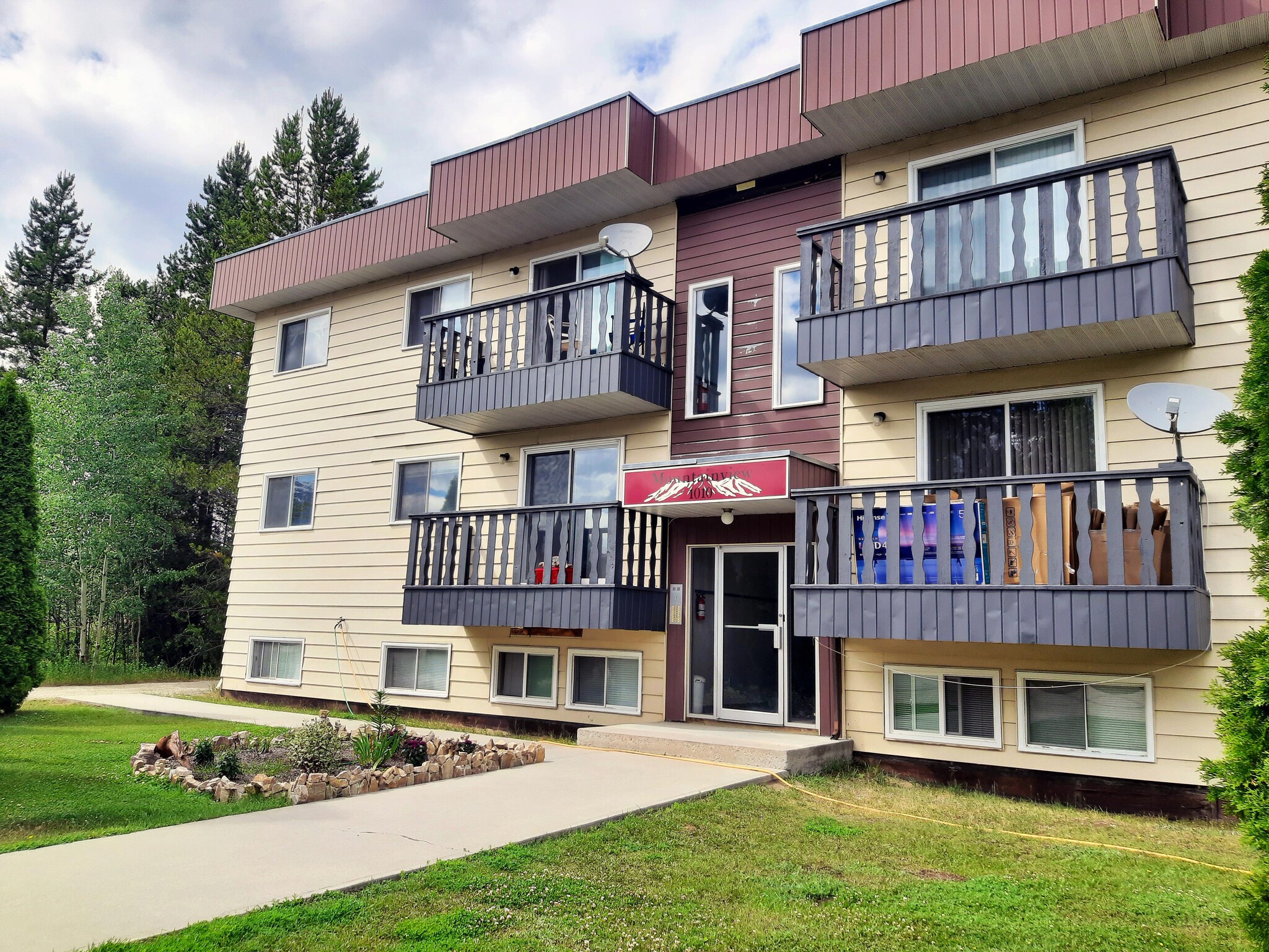 1010 8 Av, Valemount, BC for Sale