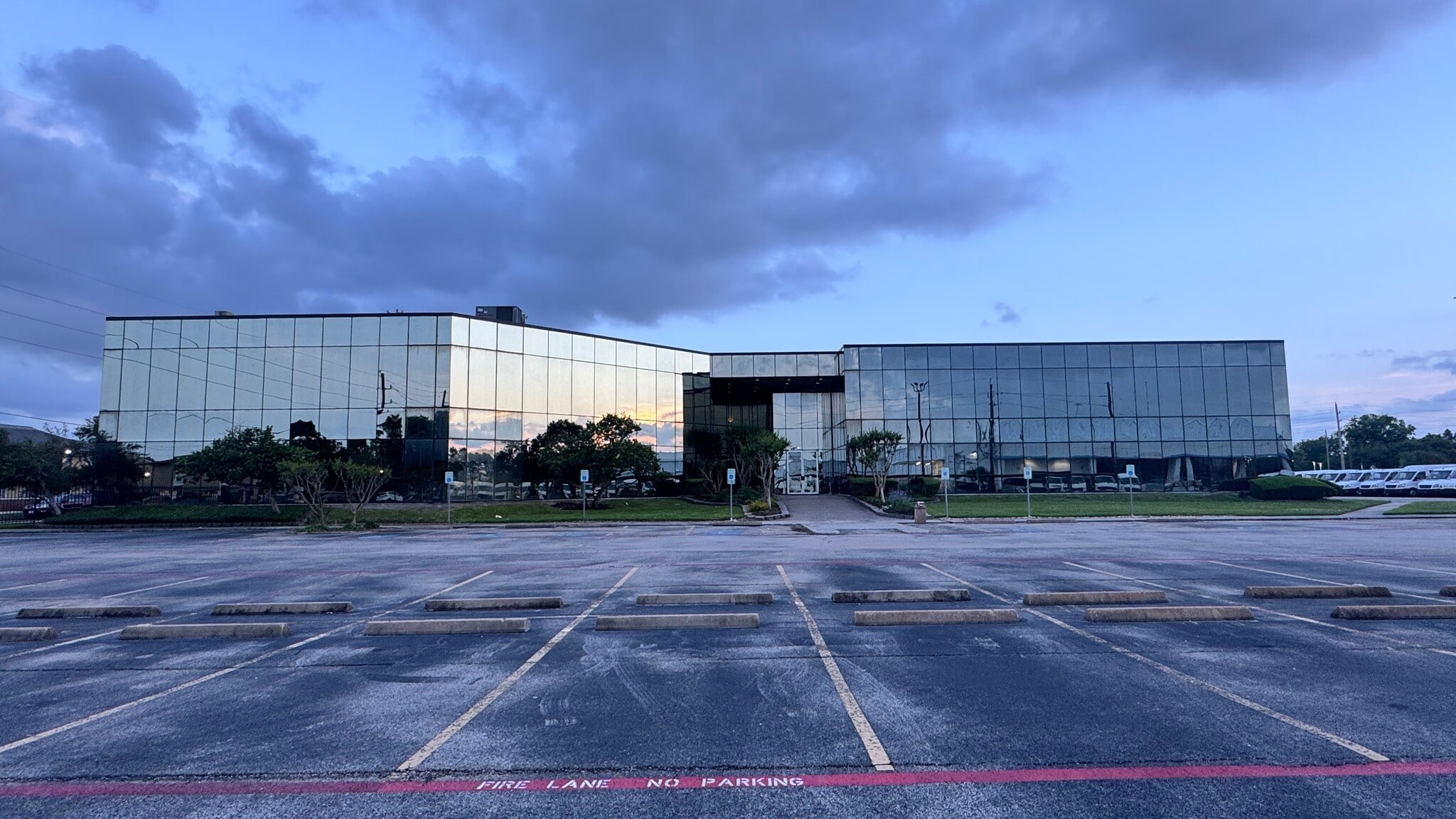 211 Highland Cross Dr, Houston, TX for Rent