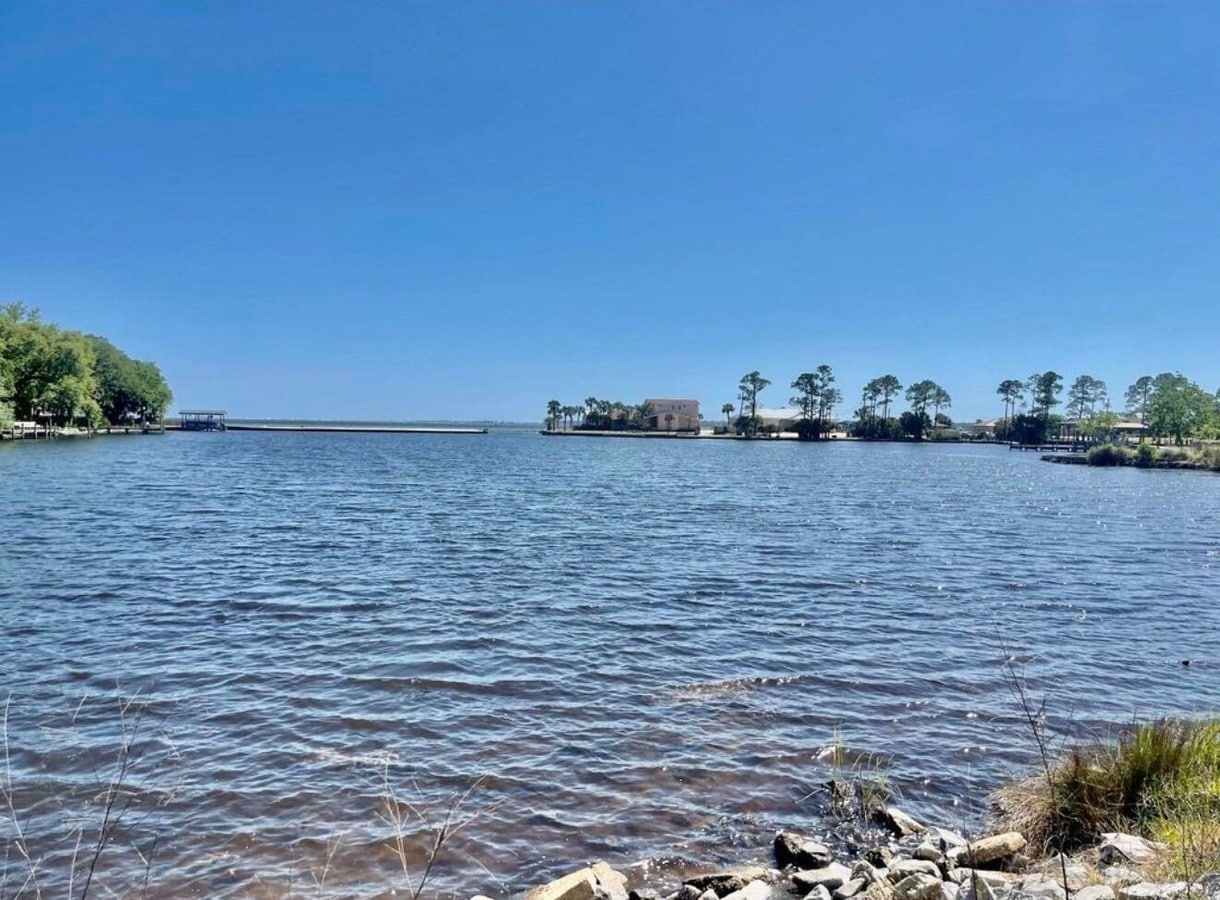 34 Meigs Dr, Shalimar, FL for Sale