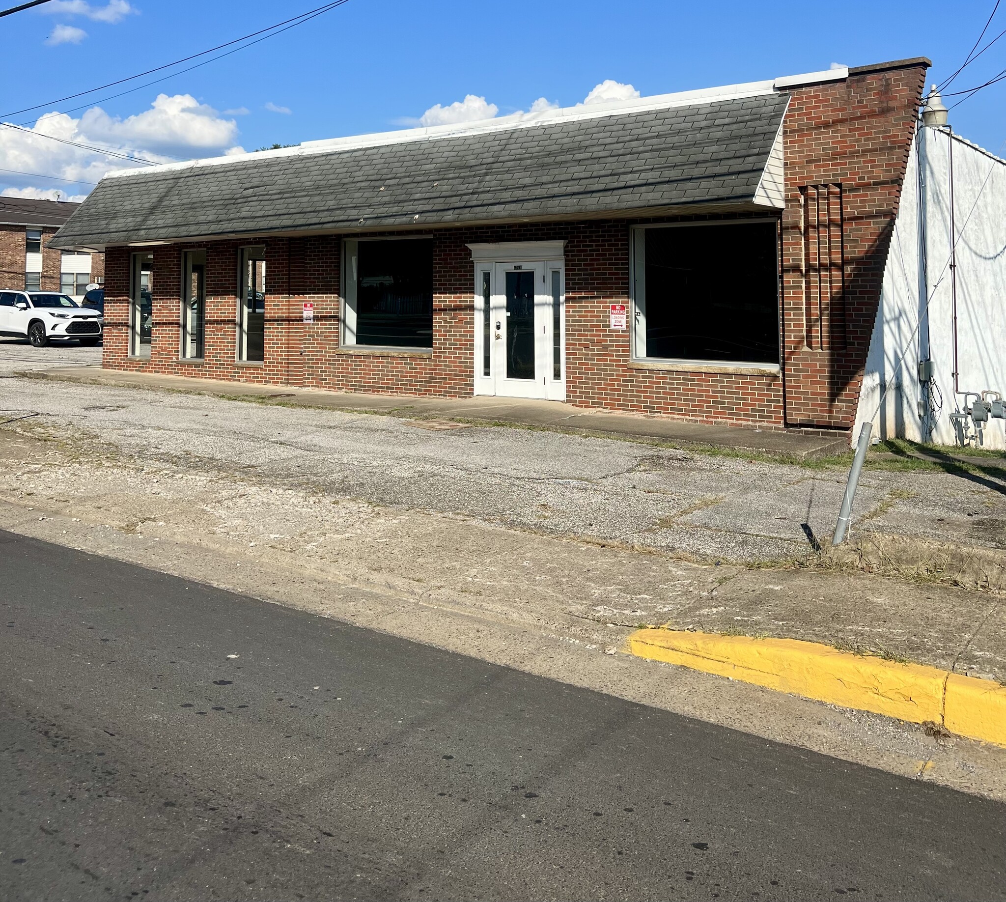 404 Midland Trl, Hurricane, WV for Rent